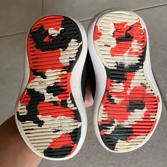 Under Armour Toddler Sneakers Size 5 - Picture 3 of 4